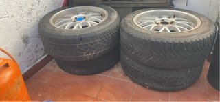Set de 4 Llantas con Neumáticos