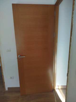 Lote de puertas de Roble Macizo.