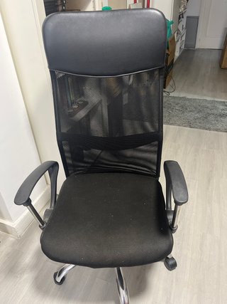Silla de oficina negra