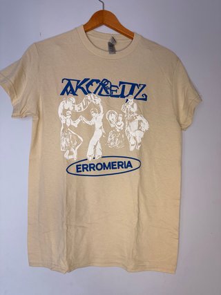 Camiseta beige Gildan Heavy Cotton estilo vintage