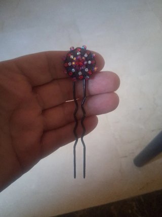 Horquilla para el pelo con pedrería