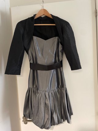 Conjunto Vestido Liz Minelli Gris y Chaqueta negra