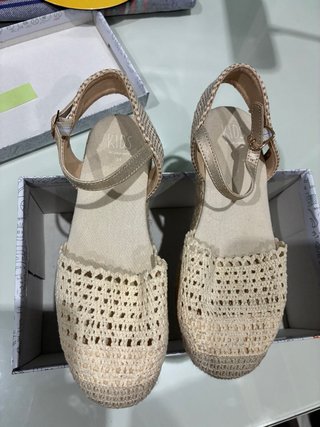 Sandalias de niña beige TALLA 34