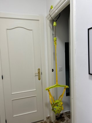 Saltador de puerta para bebé