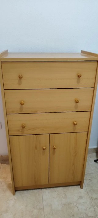 Mueble con 3 cajones y zapatero