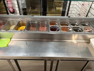 Mesa Fría de Ingredientes con 3 Puertas