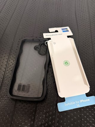 Custodia Wavy iPhone 16 LAB31 Nuova da Usare