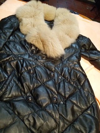 Anorak de niña negro con cuello de pelo T.asiatica