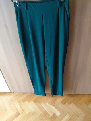Pantalón Verde con Pinzas