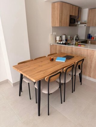 Conjunto de mesa y 6 sillas