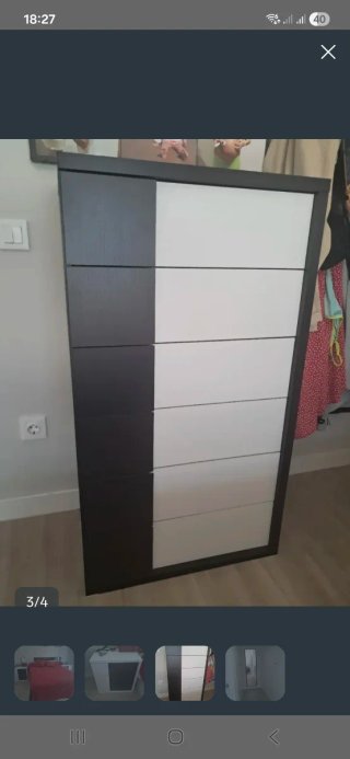 Cómoda alta blanca y negra