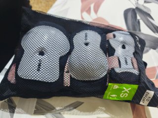 Set Protecciones Oxelo Talla XS  SIN ESTRENAR