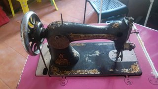 Máquina de coser Singer antigua