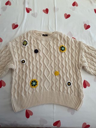 Jersey Crema con Detalles Florales