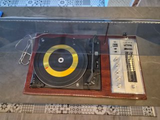 Tocadiscos y radio Bettor AMI 10S