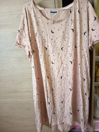 Camisón Rosa con Estampado de Lunas