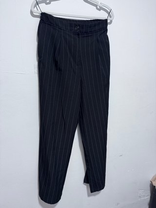 Pantalones de vestir negros con rayas