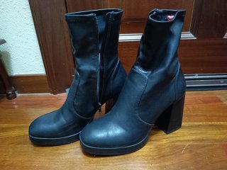 Botines Negros Tacón Ancho y Plataforma