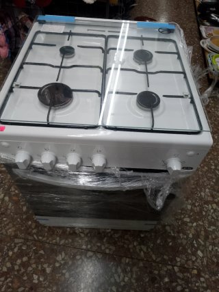 Cocina de Gas Butano con Horno Eléctrico