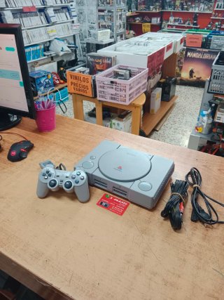 CONSOLA SONY PS1 SCPH-7502 CON MANDO Y CABLES
