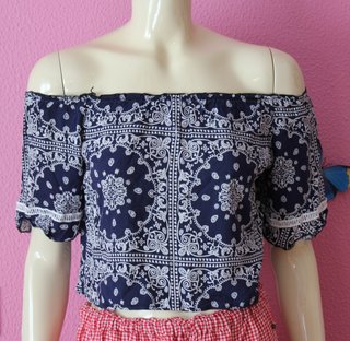 Top Crop Azul Marino Estampado Bandana