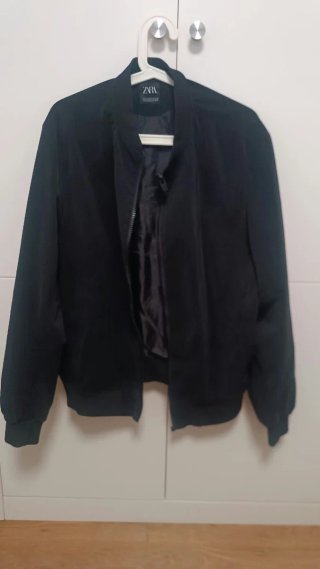 Chaqueta Bomber Zara Negra sin uso