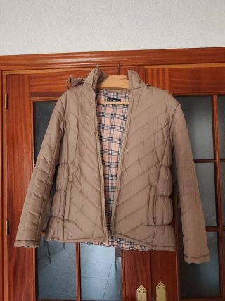 Chaqueta Abrigo Marrón con Capucha