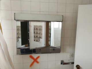 Camerino de baño vintage con espejo