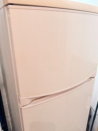 Nevera de dos puertas blanca
