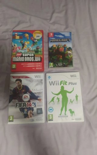 Lote di 4 Giochi per Wii e Switch