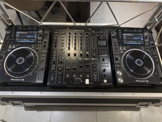 Equipo DJ Pioneer CDJ-2000NXS2 + DJM-A9