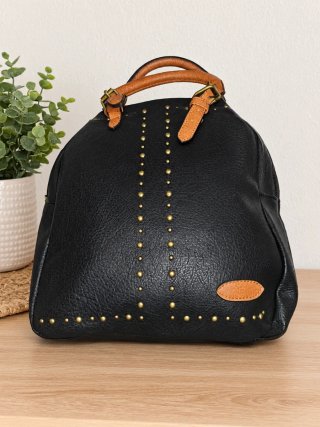 Mochila Negra con Tachuelas