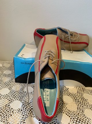 Tenis de Piel Mustang Talla 40
