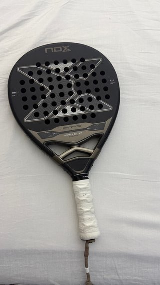 Pala de pádel Nox AT10 Pro Cup Hard