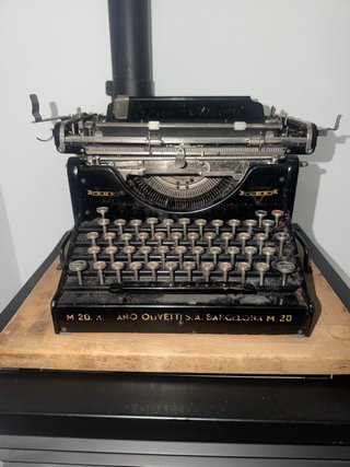 Máquina de escribir Olivetti M.20 Modelo HO 31128