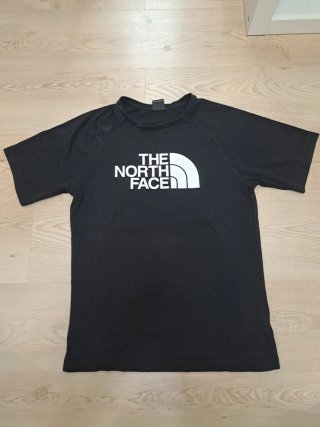 Camiseta The North Face Negra