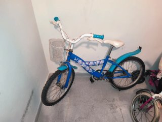 Bicicleta Infantil Azul con Cesta de frozen