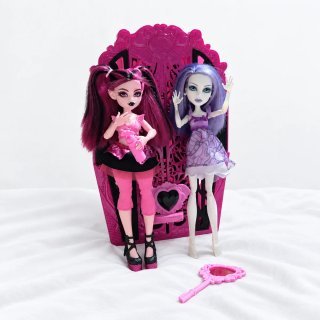 Lote 2 Muñecas Monster High Draculaura y Spectra