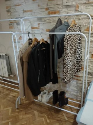 Burro para ropa metálico blanco
