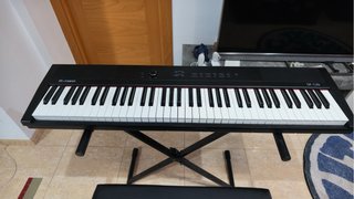 Thomann SP-120 con pie y tamburete incluido