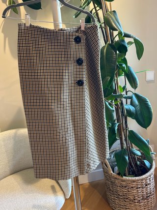 Falda midi de cuadros con botones Zara Woman M
