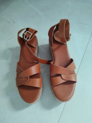 Sandalias de cuña Zara
