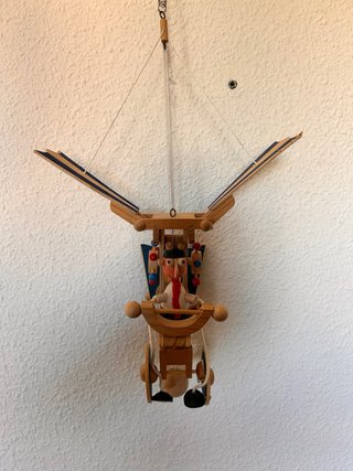Juguete Móvil de Madera Artesanal
