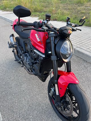 Ducati Monster 937