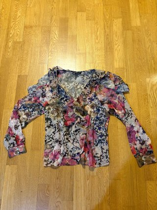 Blusa Zara con Volantes y Estampado Floral