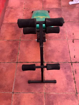 Banco de Abdominales Boomerang