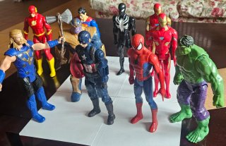 Set de 11 Figuras de Acción Superhéroes