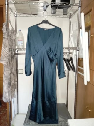 Vestido Verde Satinado Zara