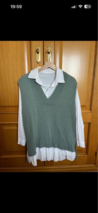Conjunto Vestido Camisero y Chaleco de Punto