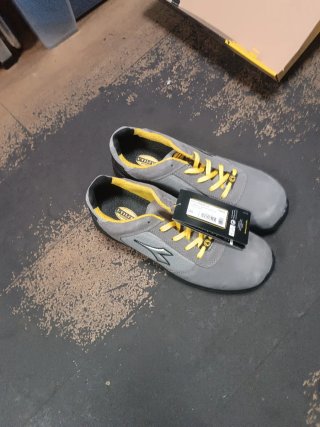 Zapatos de seguridad Diadora talla 45